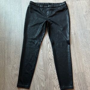 HUE Black Faux Leather Snake-Embossed Leggings